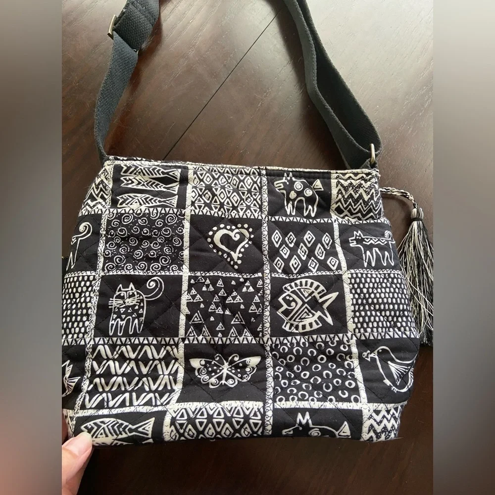Laurel Burch Black and White Cats Animals Stamp Pattern Quilted Crossbody Purse